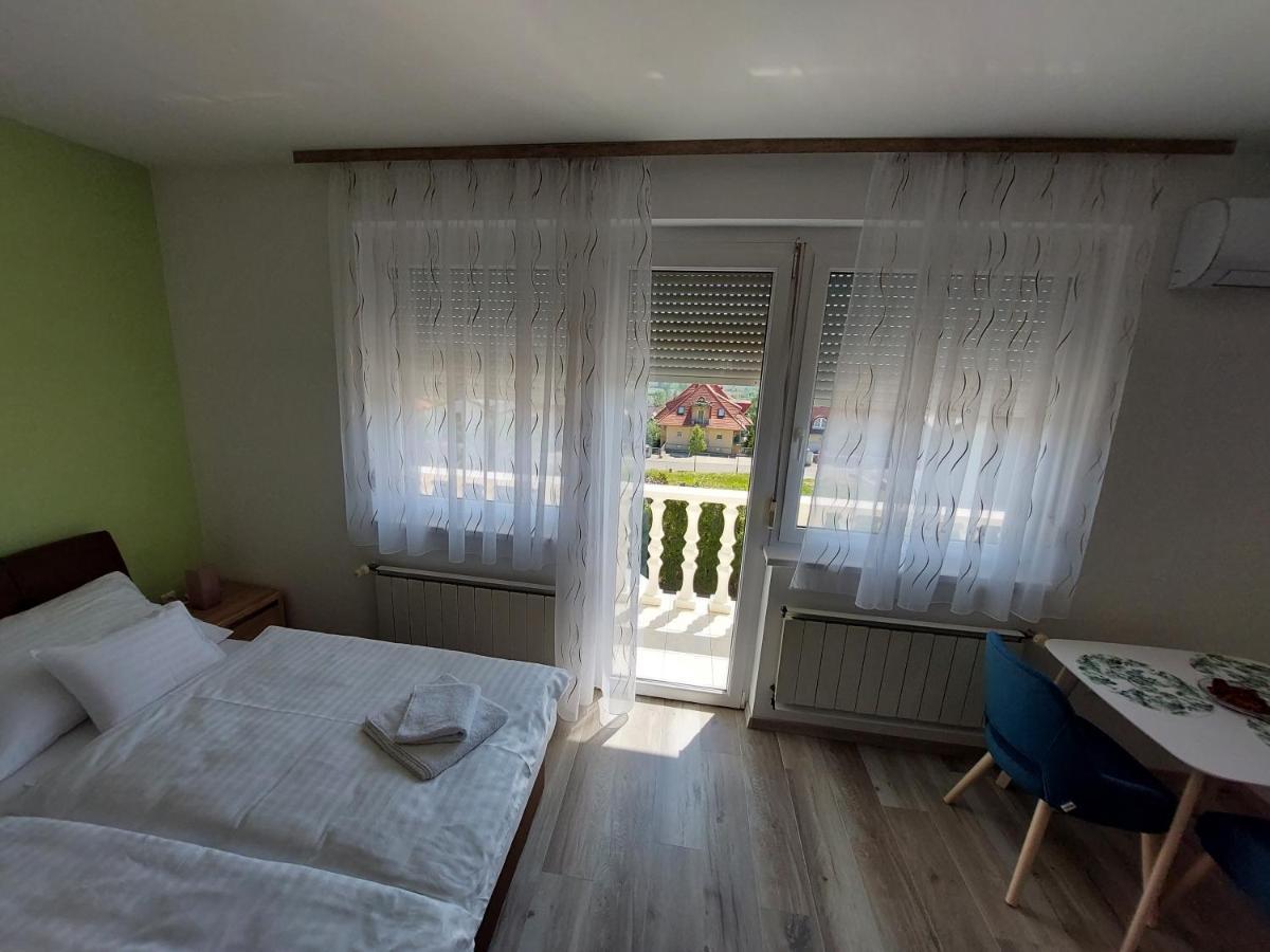 Villa Laar เฮวิซ ภายนอก รูปภาพ