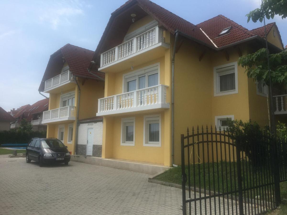 Villa Laar เฮวิซ ภายนอก รูปภาพ